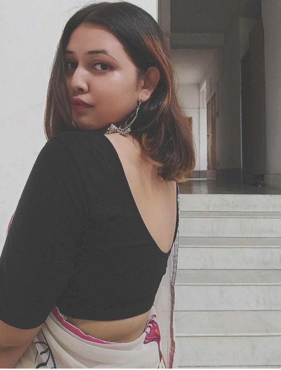 best Paharganj call girl